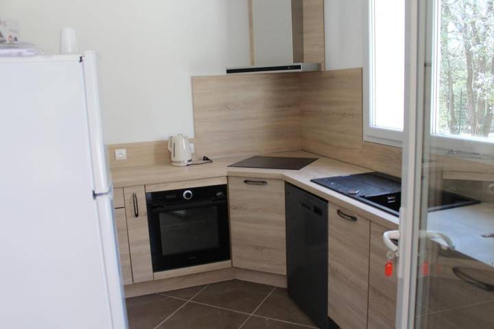 Location de vacances pour 4 personnes, avec terrasse et piscine à Vogüé - 3