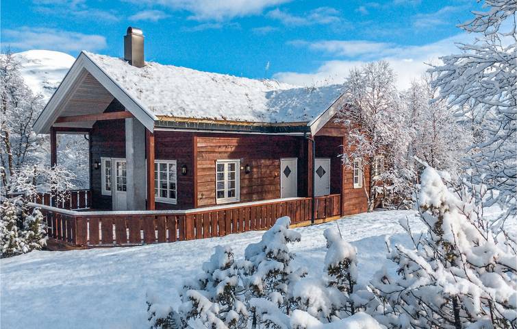 Ferienhaus für 8 Personen, mit Terrasse und Garten sowie Ausblick in Sykkylven