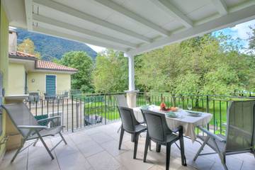 Ferienwohnung für 4 Personen, mit Terrasse und Seeblick, mit Haustier in Gemeinde Porlezza