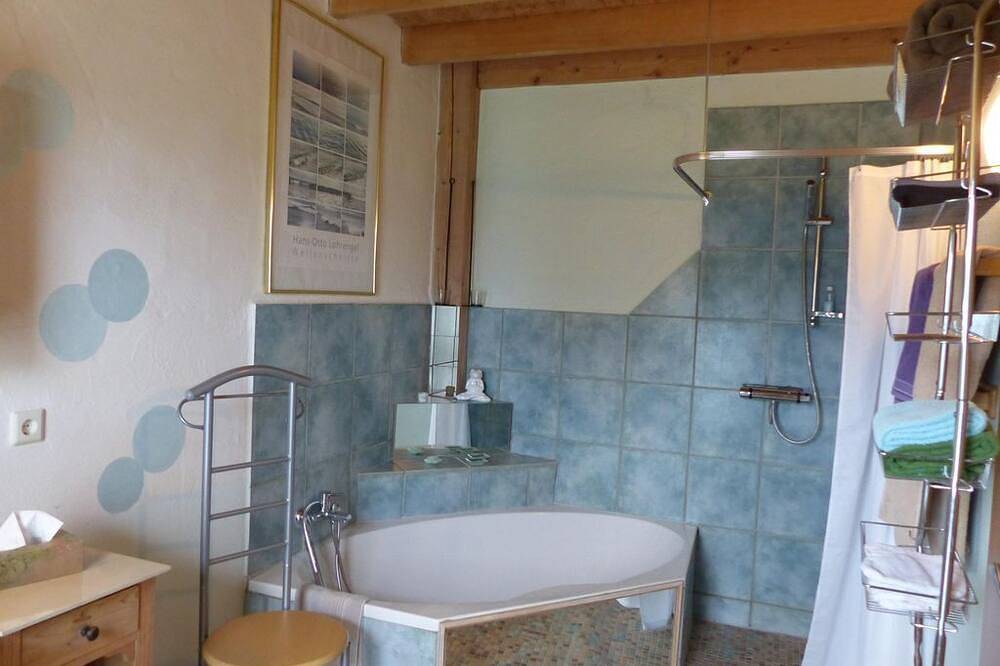 Ferienhaus Goldscheid - Ferienhaus, Dusche und Bad, Wc, talseitig in Breitscheid, Rheinland-Pfalz