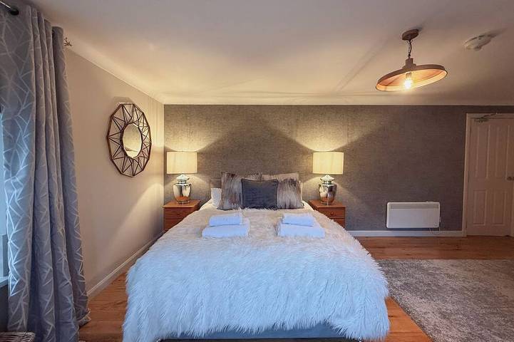 Lovely 7 bedroom home with hot tub and large garden  near Oban in Argyll & Bute