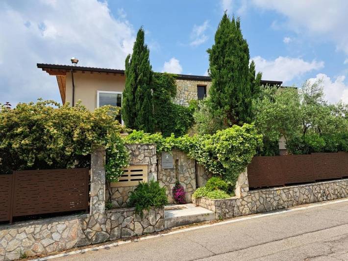Villa für 10 Personen, mit Seeblick und Pool sowie Garten und Ausblick, kinderfreundlich am Gardasee - 3