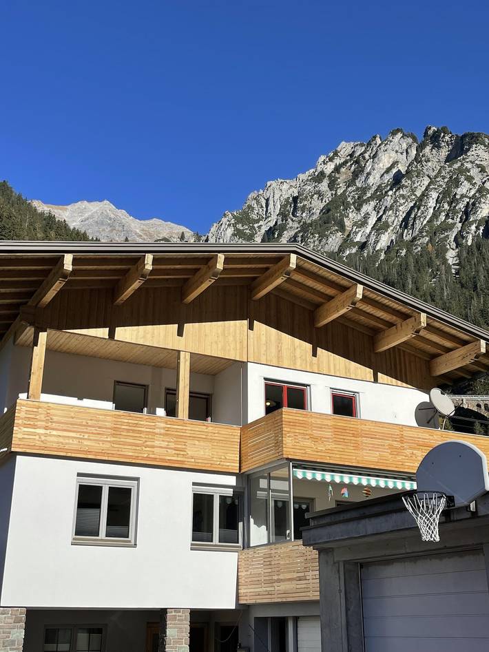 Ferienwohnung für 4 Personen, mit Balkon und Terrasse in Klösterle am Arlberg