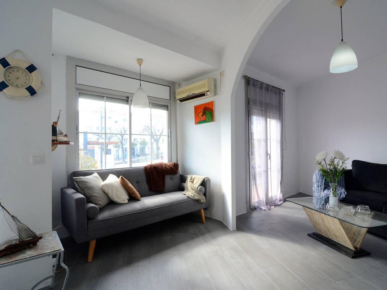 Entire apartment, Spacious 3-Br Apartment for 6 in L'Escala with A/C, Wifi, and Washer in l'Escala, Upper Empordà