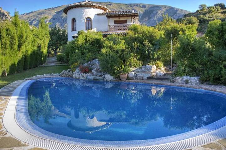 Chalet für 4 Personen, mit Garten und Balkon in Álora