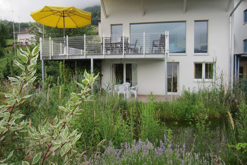 Ganze Wohnung, Einliegerwohnung in Einfamilienhaus mit herrlicher Aussicht auf See und Berge in Buochs, Vierwaldstättersee