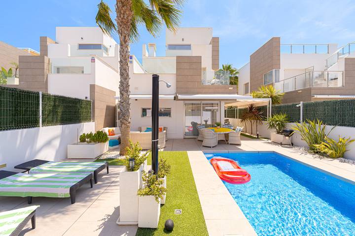 Ferienhaus für 6 Personen, mit Balkon und Terrasse sowie Garten in Guardamar del Segura - 2