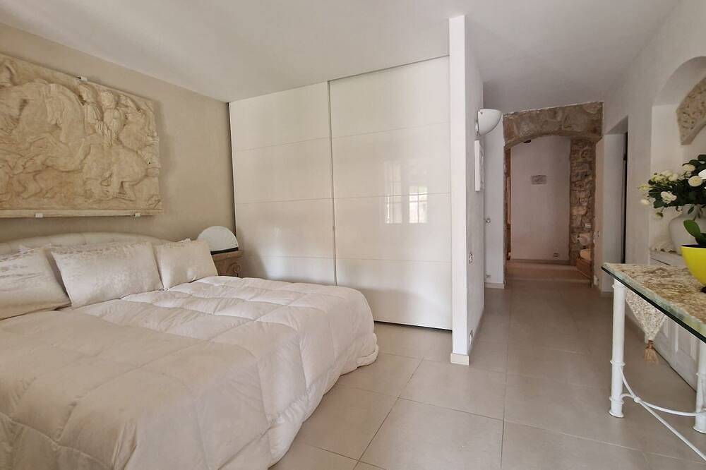 Villa Maria Pia | 3Br/2 Ba + Private Beach Parking | Vista Mare in Latte (Ventimiglia), Ventimiglia