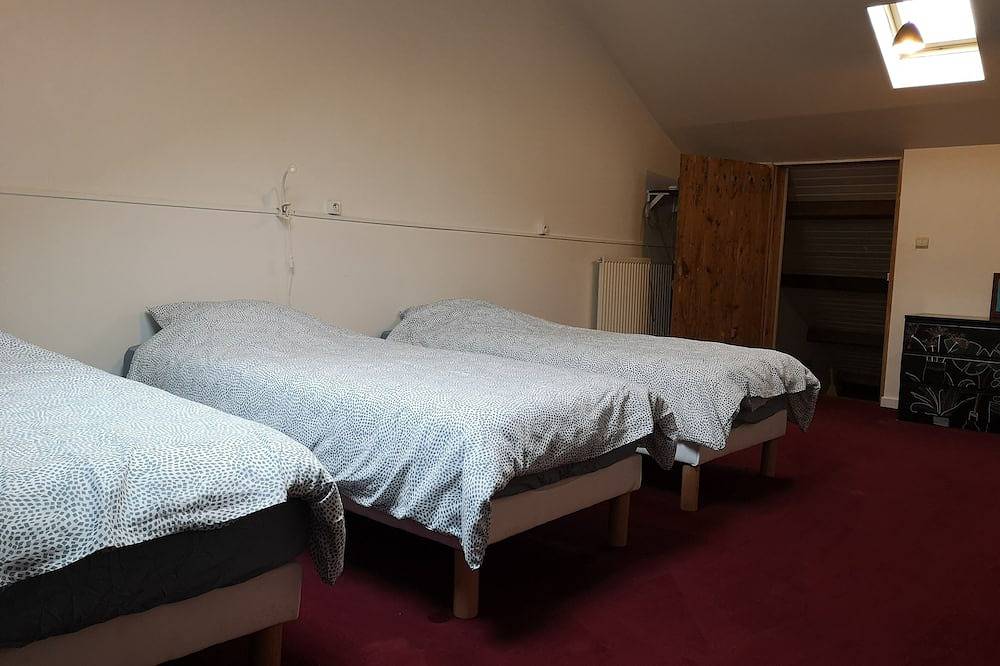 Large family home with outdoor pool in the countryside. Pets allowed in Nort-sur-Erdre, Châteaubriant und Umgebung