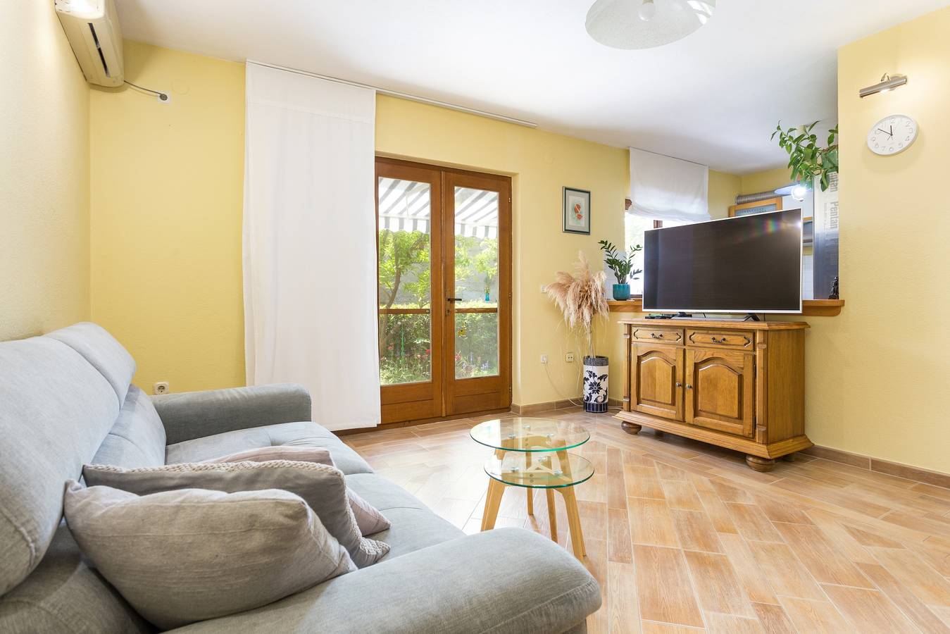 Ganze Wohnung, 1-Zimmer-Ferienwohnung mit Terrasse Kastel Stari, Kastela A-20999-a in Kastel Stari, Kaštela