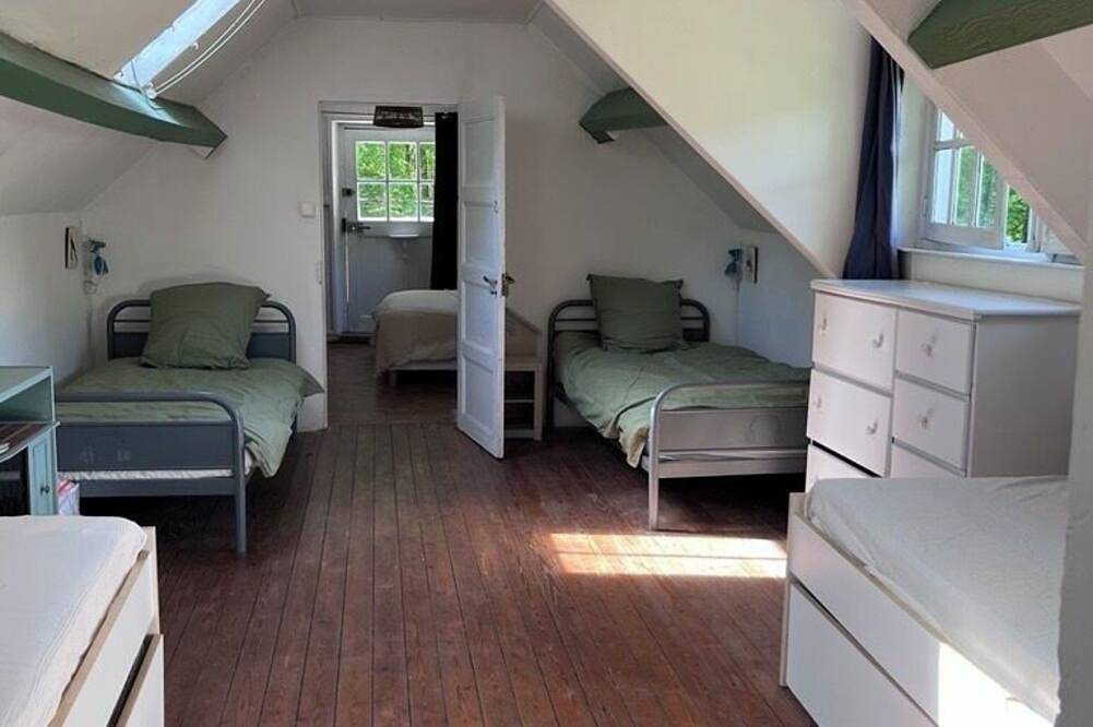 Country house in the heart of a forest offering peace and quiet, 50 minutes from Paris in Fains, Región de Évreux