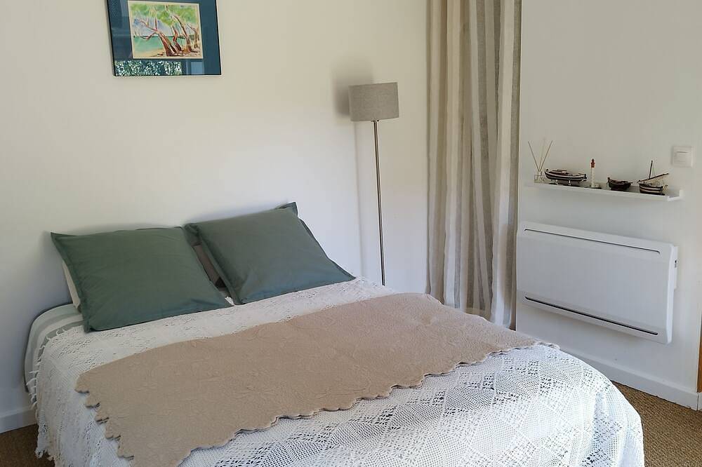 Chalet in Le Bouscat in the heart of a magnificent garden in Le Bouscat, Bordeaux region