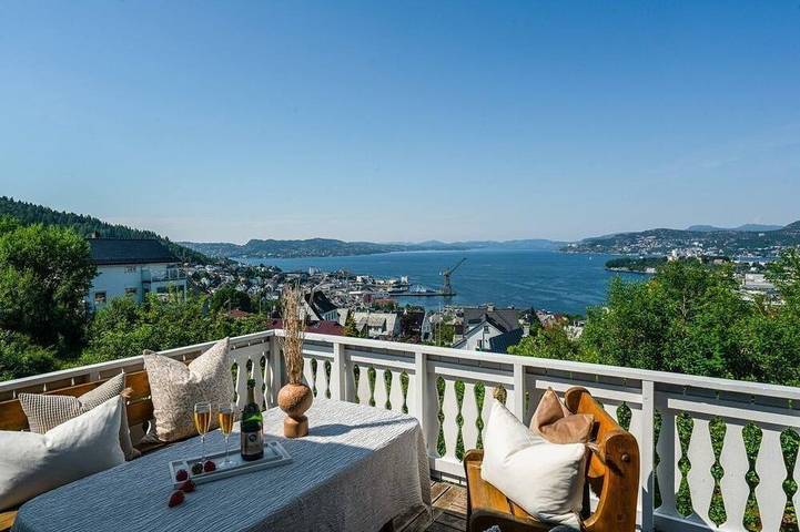 Ferienhaus für 13 Personen, mit Haustier in Bergen