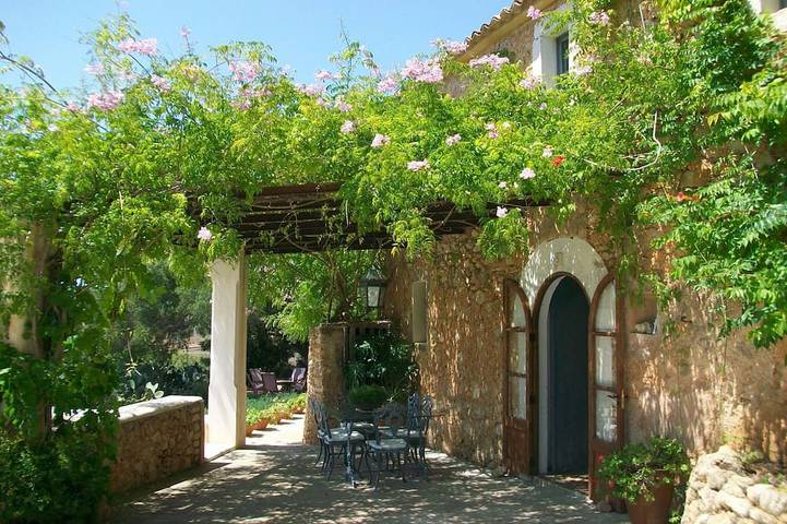Finca für 8 Personen, mit Terrasse und Garten in S'Alqueria Blanca