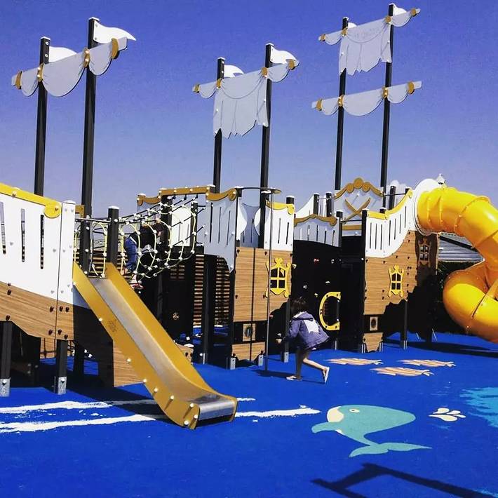 Camping pour 4 personnes, avec Terrasse ainsi que Piscine et Sauna à Brem-sur-Mer