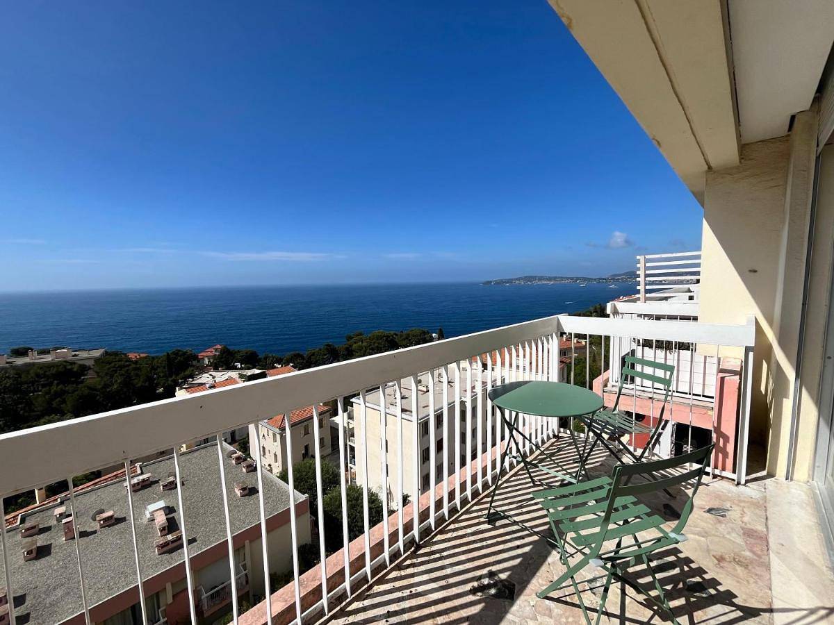 Appartement entier, Studio panoramique & parking in Cap-d'Ail, Côte méditerranéenne (France)
