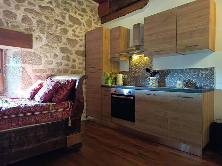 Location de vacances pour 2 personnes, avec jardin et vue ainsi que sauna et piscine à Saint-Estèphe (Dordogne) - 2