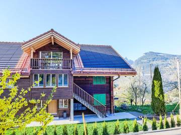 Gîte pour 5 personnes, avec balcon et vue sur le lac à Krattigen