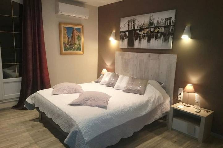 Maison d’hôte pour 4 personnes, avec jacuzzi ainsi que piscine et jardin à Saint-Thibéry