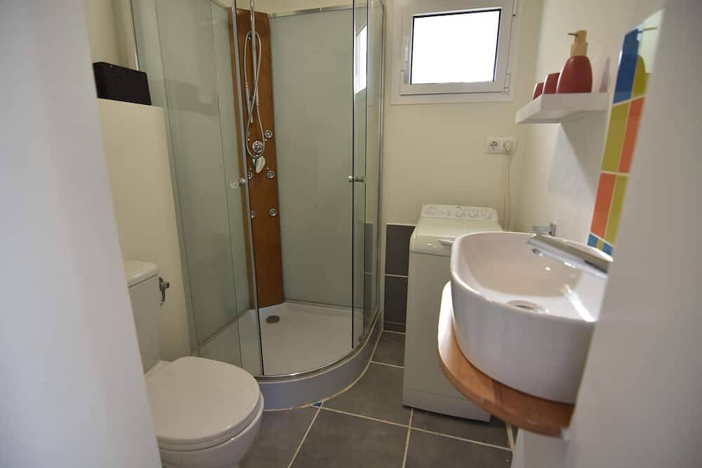 Apartamento entero, ¡Disfruta de tus Vacaciones en este Encantador Apartamento en Roses, Costa Brava! Cerca de la Playa y el Centro de la Ciudad. in Palau Sabardera, Alt Empordà