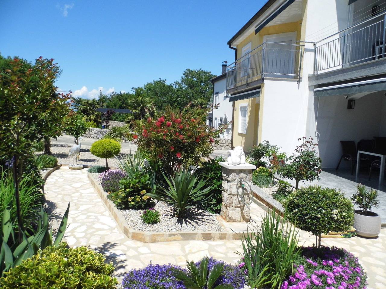 Ganze Wohnung, Ausgezeichnete neue und moderne Wohnung in Malinska-Dubašnica, Krk