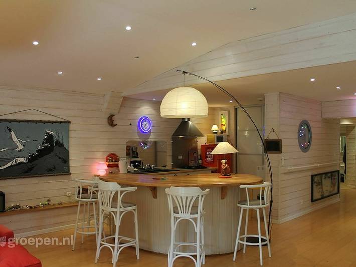 Location de vacances pour 8 personnes, avec Balcon/Terrasse et Jacuzzi ainsi que Terrasse et Jardin à Montluçon - 3