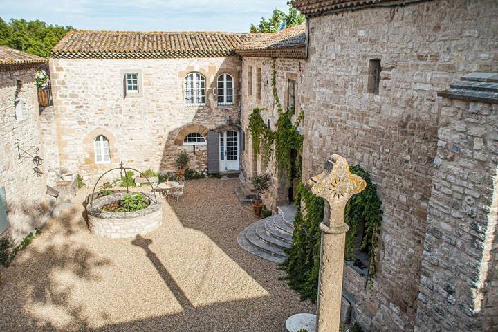 Chambre d’hôte pour 12 personnes, avec piscine ainsi que vue et jardin, adapté aux familles