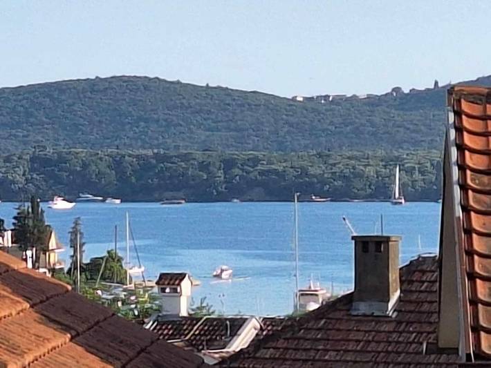 Apartament wakacyjny dla 2 osób, z widok i ogród w Tivat