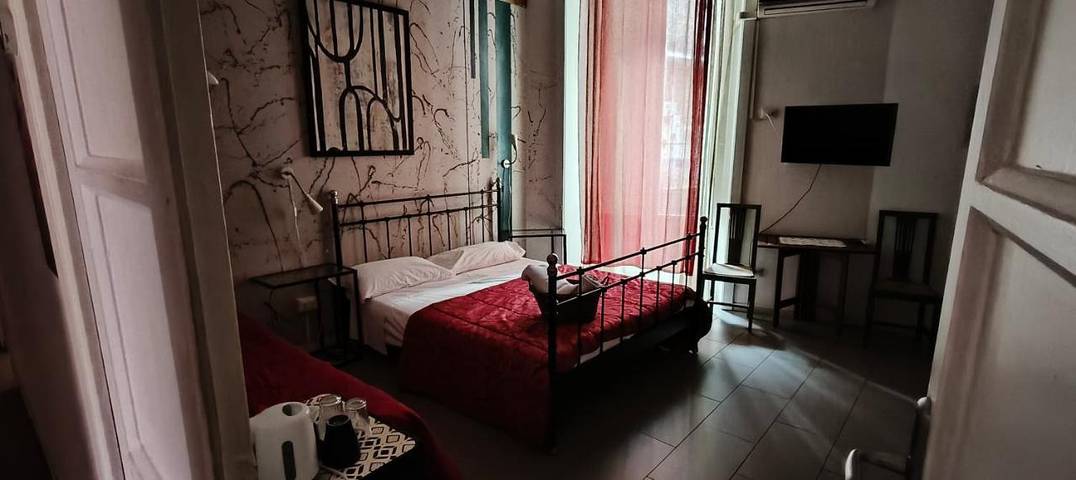 Chambre d’hôte pour 16 personnes, avec balcon à Catane - 2