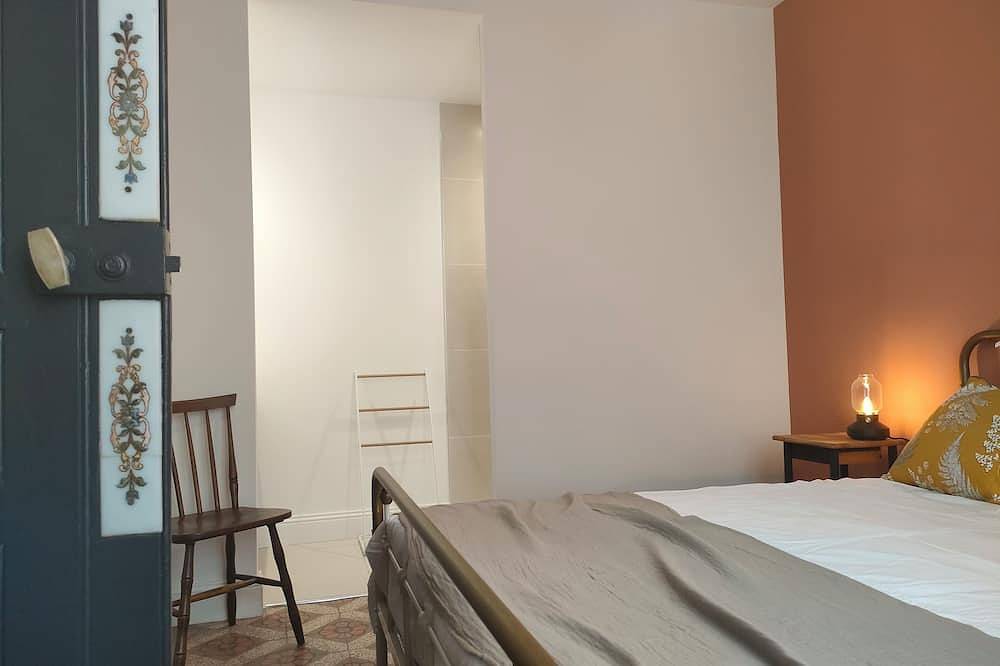 Entire apartment, Appartement Dans Maison de Maître au Cœur des Corbières, à 9 min de Fontfroide in Saint-André-de-Roquelongue, Narbonne region