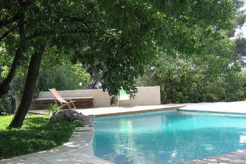 Gîte pour 4 personnes, avec jardin ainsi que terrasse et piscine à Ollioules