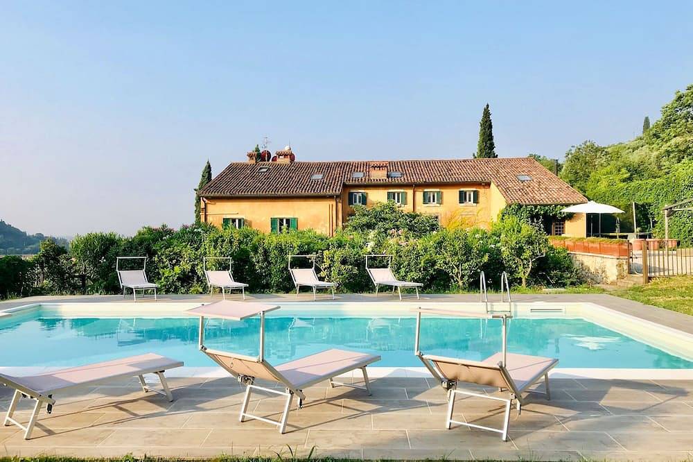 Villa, hills, private pool, very close to Verona. 7 bedrooms, 5 bathrooms. in Verona, Verona Province