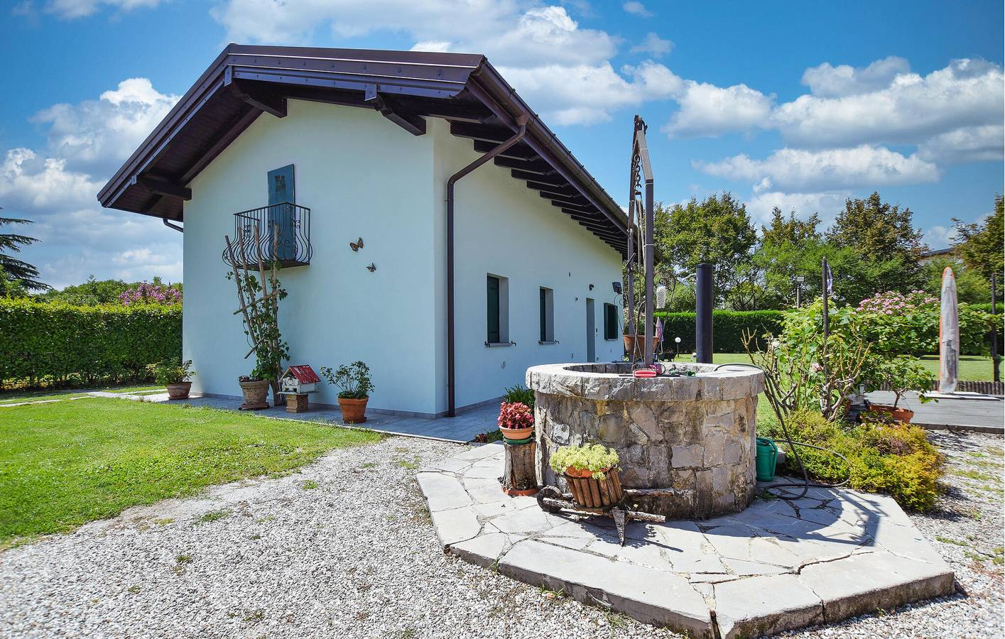 Modern 2BR Apartment with WiFi & Parking, Udine City Center 2km in Udine, Udine Province