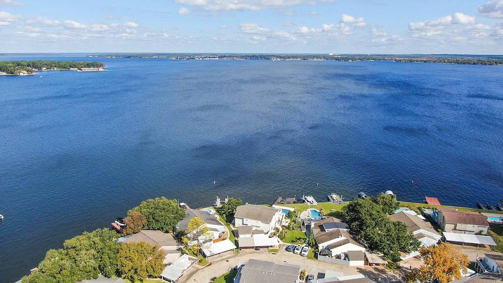 Luxushaus am See mit spektakulärem Pool und Spa !!! Neu renoviert!!! in Lake Conroe