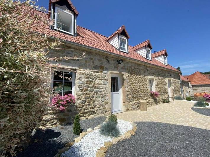 Location de vacances pour 8 personnes, avec terrasse et jardin à Offrethun