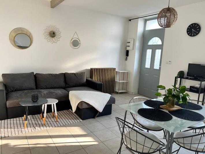 Gîte pour 4 personnes, avec jardin, animaux acceptés à Prignac-et-Marcamps - 3