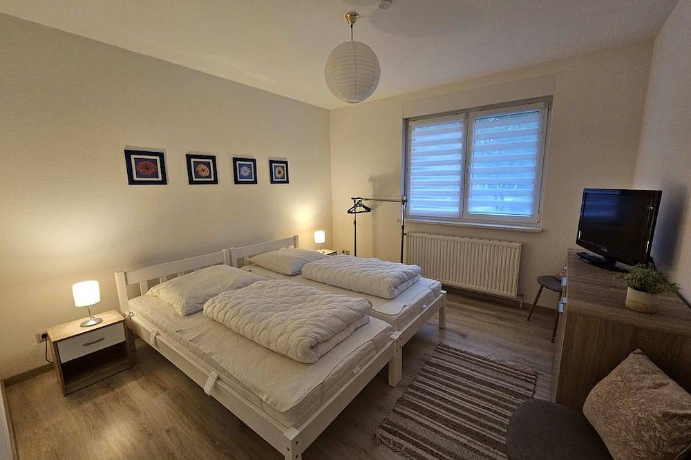 Gemütliches Ferienhaus nur 100 m zum Mellensee! 2 Sz, Wz, Bad, Gästewc, Terrasse in Am Mellensee, Dahme-Seengebiet