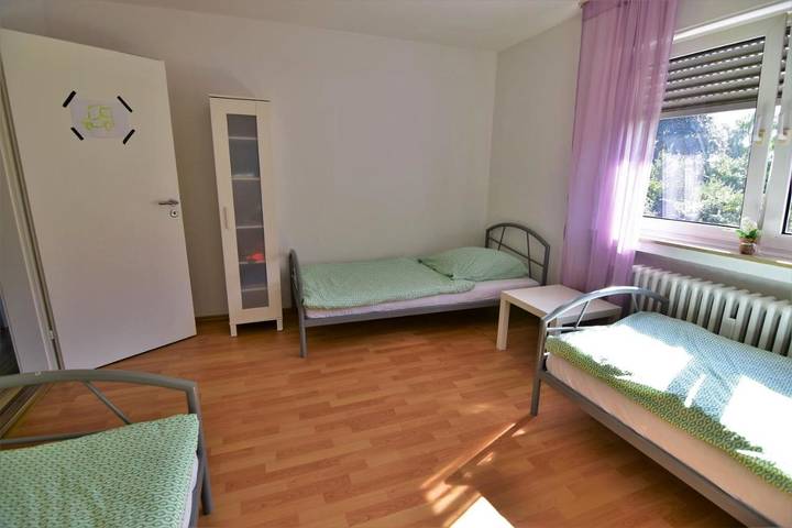 Ferienwohnung für 8 Personen, mit Terrasse und Garten sowie Ausblick in Sankt Augustin - 4