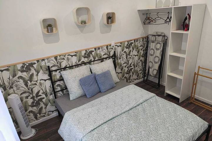 Ganze Wohnung, Apartment for 3, 1st Floor · Free Parking in Charleville-Mézières, Ardennen