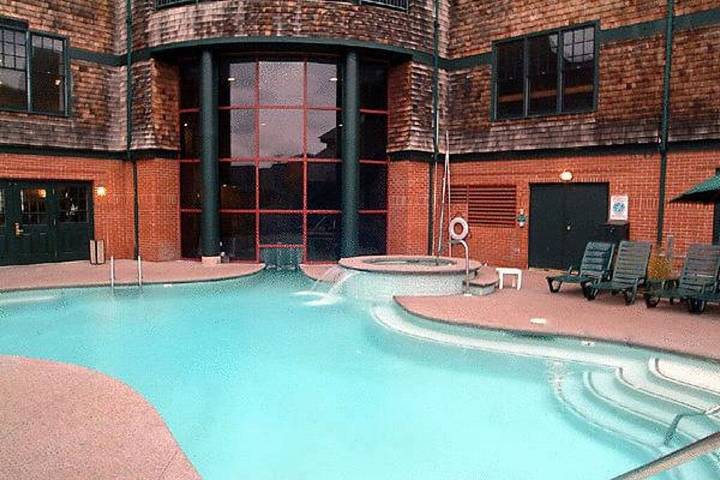 Hotel for 6 people, with hot tub in Newport