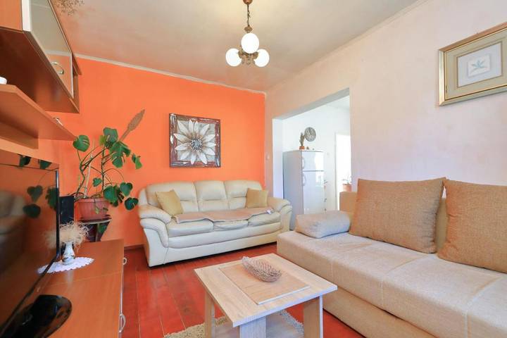 Ferienhaus für 6 Personen, mit Terrasse und Garten sowie Ausblick in Razanac - 2
