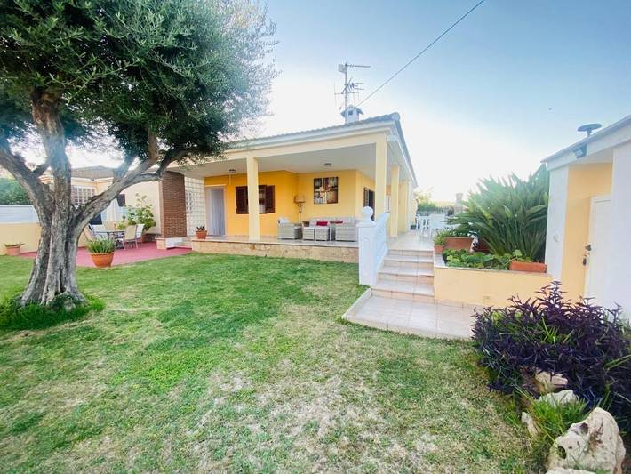 Location de vacances pour 6 personnes, avec Balcon et Terrasse ainsi que Jardin et Piscine à Castellón de la Plana