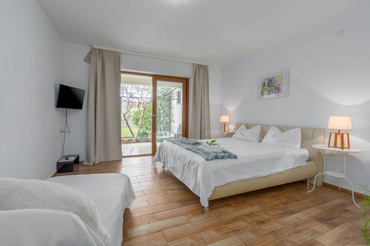 Appartement entier, Appartement de vacances pour 2 personnes avec terrasse in Poreč, Grad Poreč