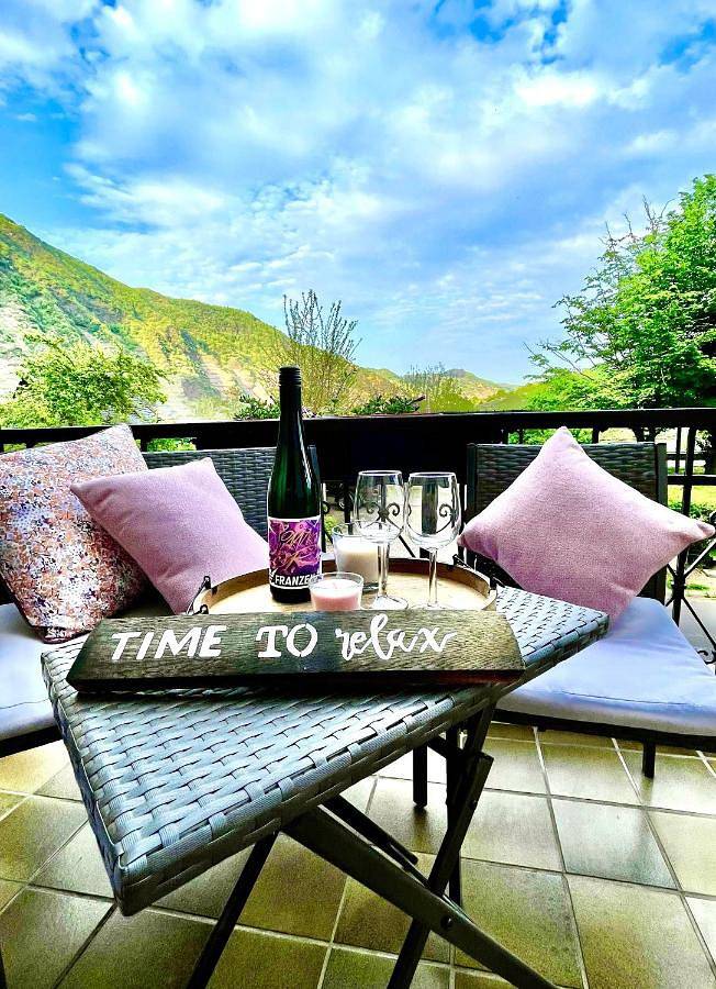 Ferienwohnung für 8 Personen, mit Balkon und Terrasse sowie Ausblick in Bremm
