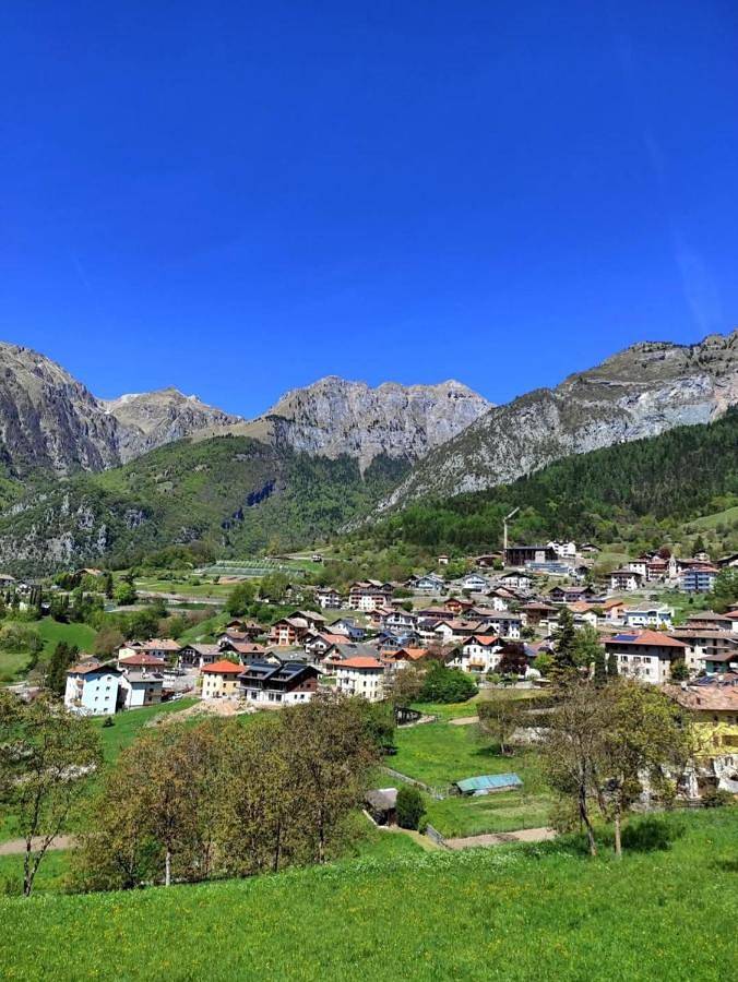 Gîte pour 3 personnes, avec terrasse et vue à San Lorenzo in Banale