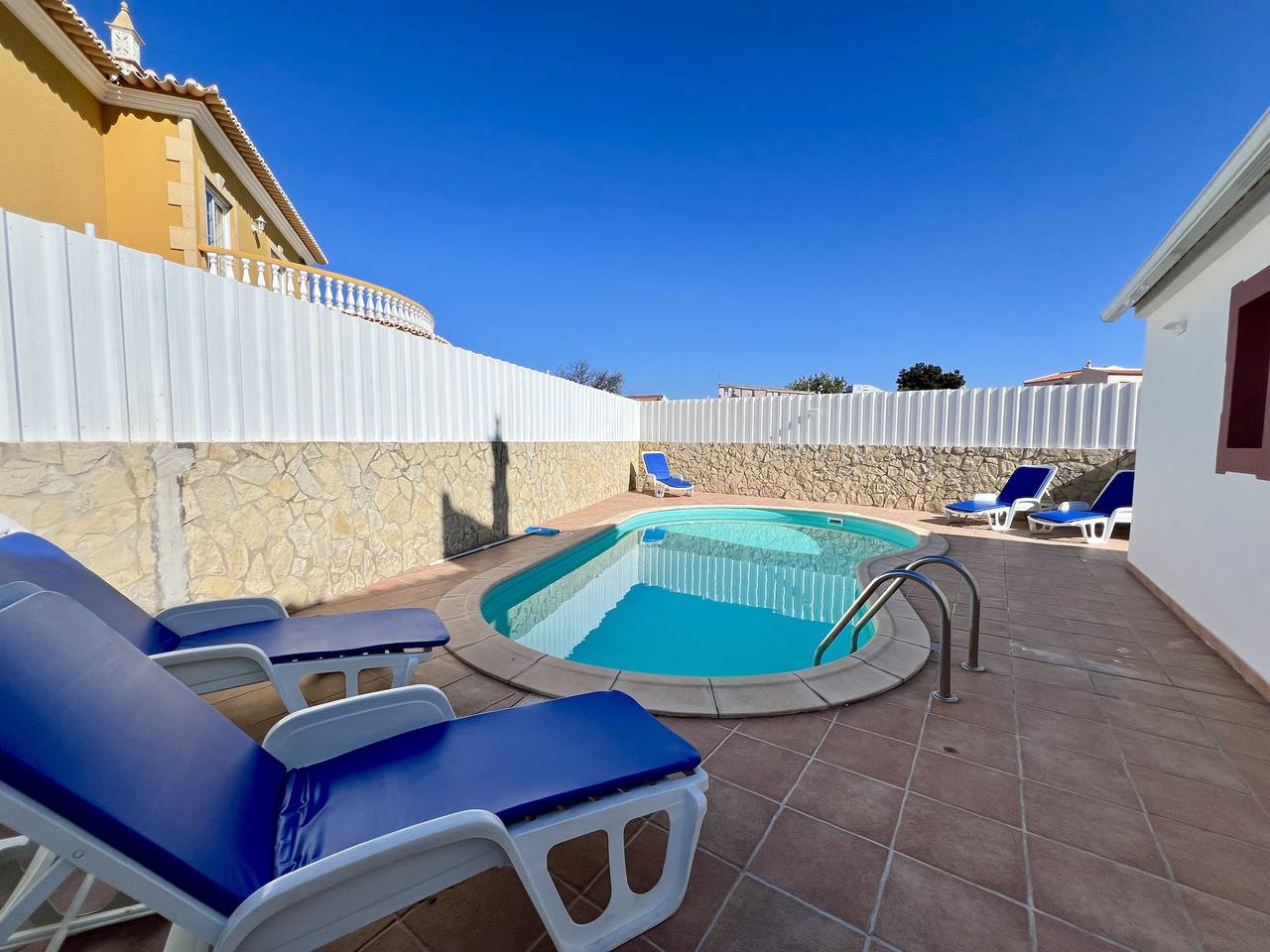 Pêra Stylish Villa With Pool in Pêra, Alcantarilha e Pêra