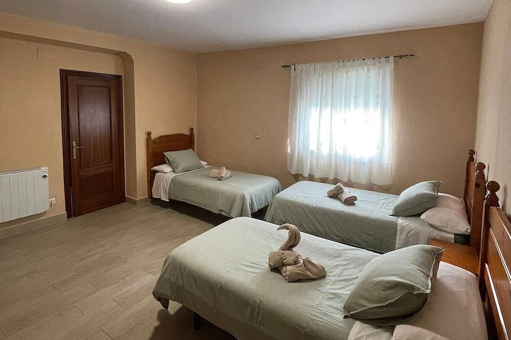 Casa La Peña (Pet friendly) 1 min drive from the beach! in Isla Cristina, Costa de la Luz