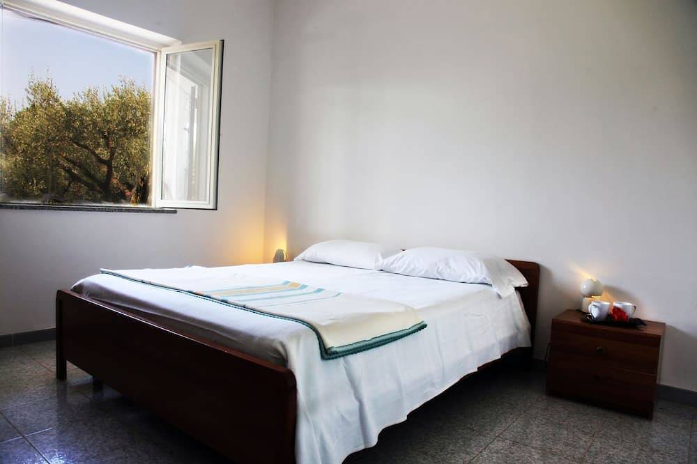 Ganze Wohnung, Sangeni Heim Urlaub  - Wohnung n.3, im Erdgeschoss mit veranda in Vibo Valentia Provinz