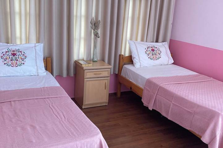 Perfect location 2 minutes to all amenities, bars/bus/restaurants and shops. in Fethiye, Turkish Aegean