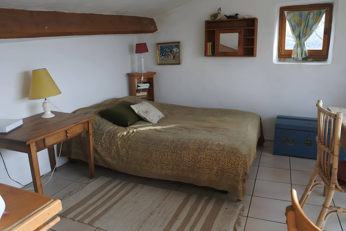 Appartement entier, Appartement 'Du Haut' avec vue montagne, terrasse privée et Wi-Fi in La Bégude-de-Mazenc, Région de nyons